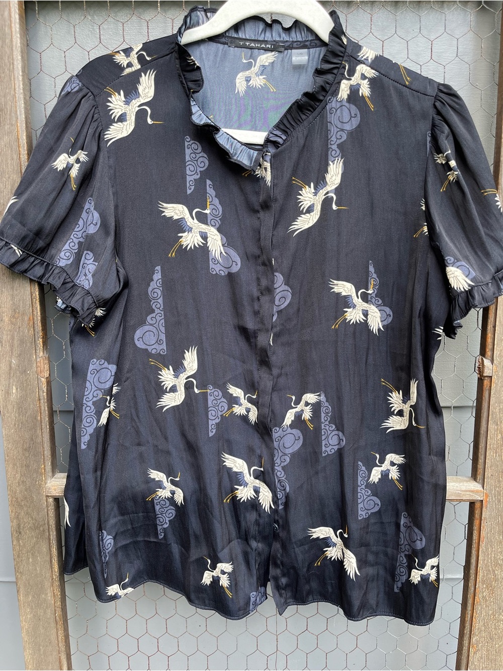 Tahari Asian Inspired Blouse with Cranes Ruffled Short Sleeve And Collar Sz L
